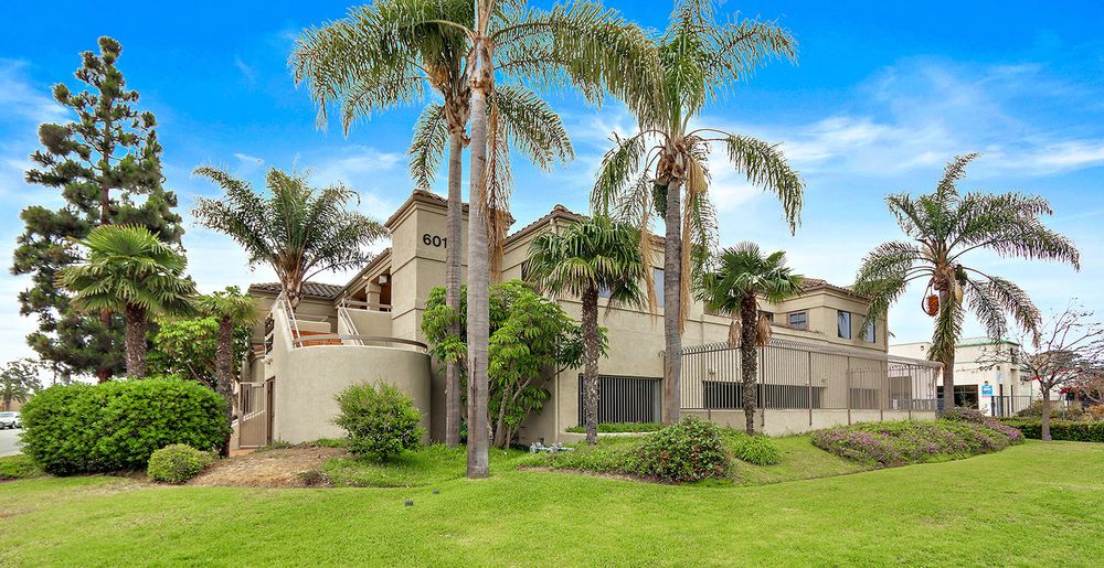 601 W 19th St, Costa Mesa, CA 92627